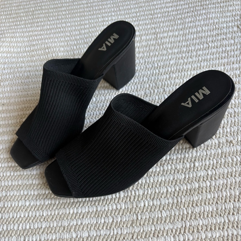 Mia Patina Block Heel Slip On Sandals 8.5 modern minimalist comfortable